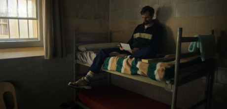 Imagen de 33 días (T1): Ep.2 Los años bárbaros - 6