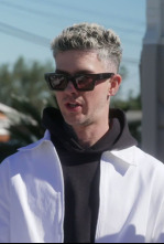 Imagen de Help! I'm in a... (T2): Justin y Basma - 6