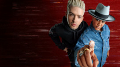Help! I'm in a... (T3): Ashley y Cameron