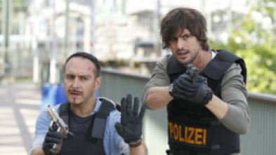 Imagen de Alerta Cobra (T16): Ep.6 ¡Más alto, más rápido, más lejos! - 6