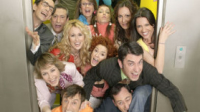 Imagen de Camera Café (T1): Ep.13 Noticias frescas - Concurso radiofónico - Avería - El partido - Poesía - El look - 5