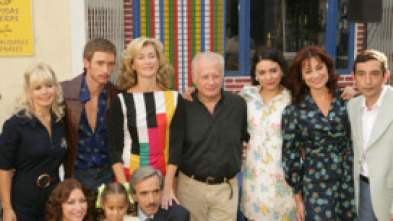 Imagen de Cuéntame cómo pasó (T9): Ep.21 Por la boca muere el pez - 5