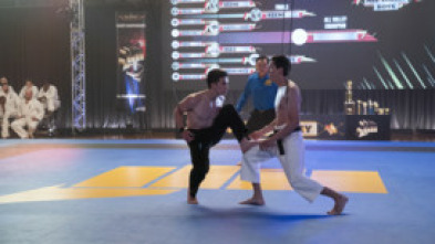 Imagen de Cobra Kai (T4): Ep.1 ¡Empezamos! - 10