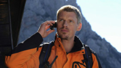 Imagen de Rescate en los Alpes (T2): Ep.2 Una luz de esperanza - 5