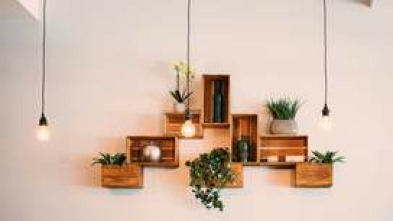 Imagen de Yo vivo en (T1): Una embajada - 5