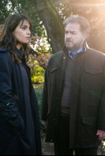 Imagen de Petra (T2): Ep.1 Serpientes en el paraíso - 4