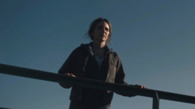 Imagen de Veronika (T1): Ep.1 El cuerpo en el río; La chica en el bosque - 7