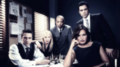 Imagen de Ley y orden:... (T15): Ep.3 Tragedia americana - 5