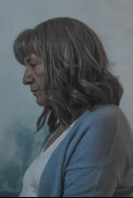 Imagen de Retrato de mujer blanca con pelo cano y arrugas - 4
