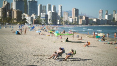 Imagen de Dictadura, divisas y bikinis - 14