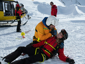 Imagen de Rescate en los alpes (T11): Ep.3 Muerte en el Dachstein - primera parte - 1