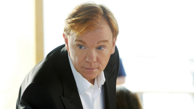 Imagen de C.S.I.: Miami (T10): Ep.10 Enterrada hace tiempo - 3