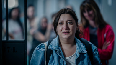 Imagen de Barrio Esperanza (T1): Ep.8 La esperanza es lo último que se pierde - 11