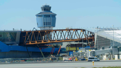 Imagen de La Guardia: Súper...: Traslado de pasajeros y aviones - 5