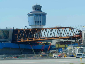 Imagen de La Guardia: Súper...: Traslado de pasajeros y aviones - 3