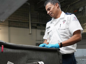 Imagen de Dentro del aeropuerto:...: Ratas, anillos e indumentaria - 3