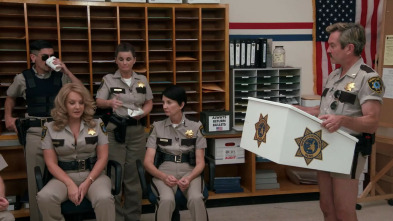 Imagen de Reno 911! (T8): Ep.1 Desfinanciación - 5