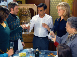 Imagen de Cuéntame cómo pasó (T11): Ep.15 El lobby, la loba y el lobanillo - 1