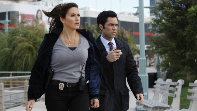 Imagen de Ley y orden:... (T13): Ep.4 Cadenas dobles - 3