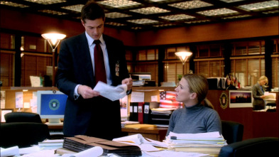 Imagen de Sin rastro (T1): Ep.21 ¿Es usted o ha sido alguna vez...? - 3