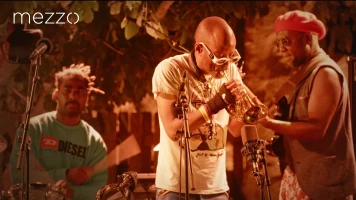 Jowee Omicil en Porquerolles