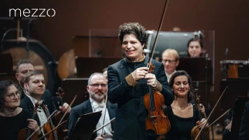 Augustin Hadelich, Czech Philharmonic, Jakub Hruša: Suk Sibelius