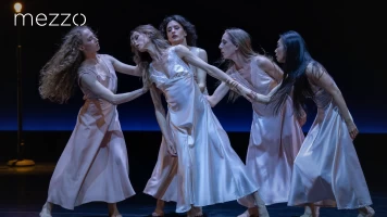 Carolyn Carlson: Un saut dans le bleu - Ballet de l’Opéra national du Capitole