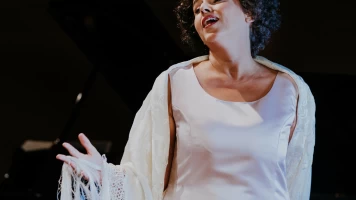 Elvira de Hidalgo. Donate Divinit