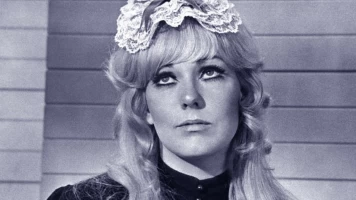 Ojos verdes, rubia y peligrosa