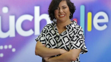 Escúchame