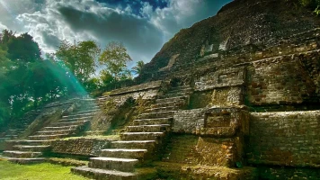 El declive de los reyes mayas