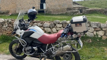 El nómada de la moto. Miquel Silvestre por España