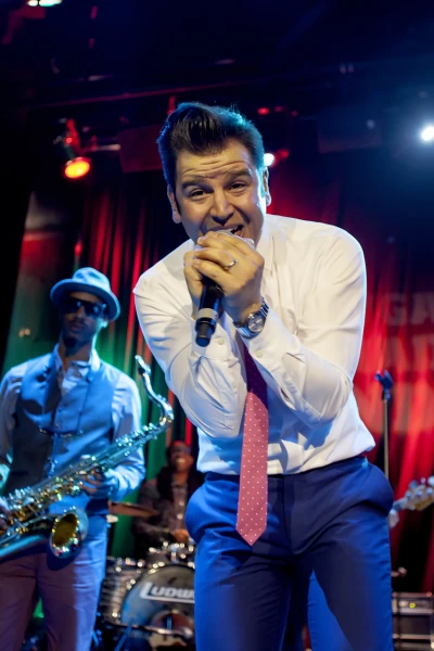 Un lugar llamado mundo. T(T2). Un lugar llamado... (T2): Eli Paperboy Reed, L.A. M.O.D.A. y Rebeca Jimenez