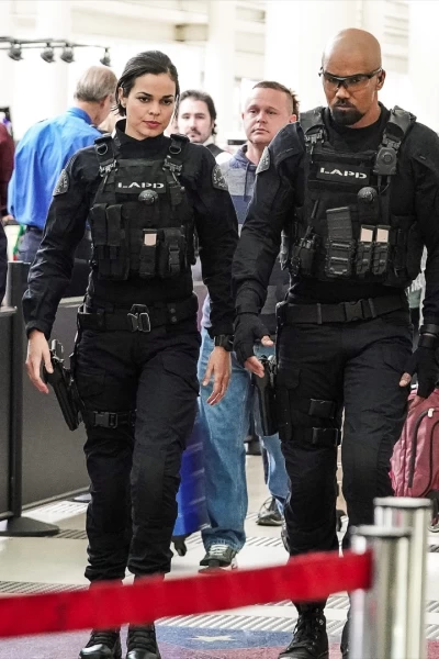 S.W.A.T.: Los Hombres de Harrelson. T(T2). S.W.A.T.: Los... (T2): Ep.14 El Equipo B