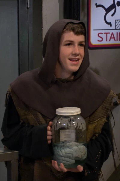 Bizaardvark. T(T3). Bizaardvark (T3): Ep.15 Halloweenvark, tercera parte: ¡Malibú!