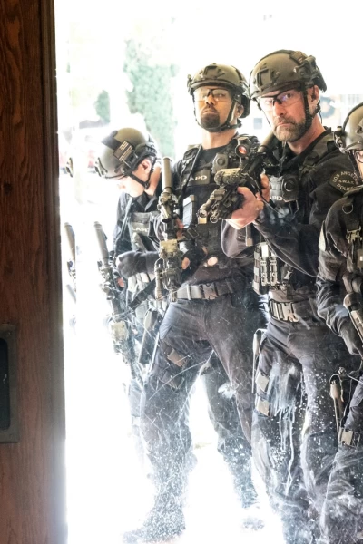 S.W.A.T.: Los hombres de Harrelson. T(T3). S.W.A.T.: Los... (T3): Ep.14 Ánimo