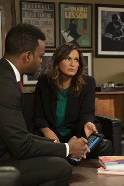 Ley y orden: unidad de víctimas especiales. T(T22). Ley y orden:... (T22): Ep.16 Lobos con piel de cordero