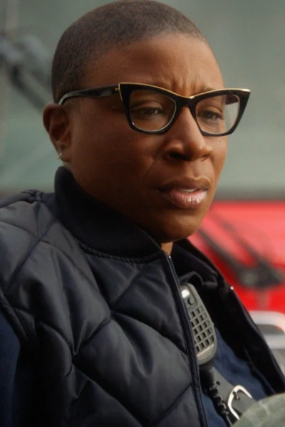 9-1-1. T(T5). 9-1-1 (T5): Ep.8 Defensa in situ