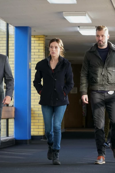 Chicago P.D.. T(T9). Chicago P.D. (T9): Ep.10 En casa, a salvo