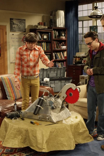 Big Bang. T(T2). Big Bang (T2): Ep.12 La inestabilidad del robot asesino