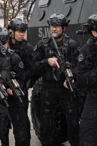 S.W.A.T.: Los Hombres de Harrelson. T(T6). S.W.A.T.:  Los... (T6): Ep.18 Génesis