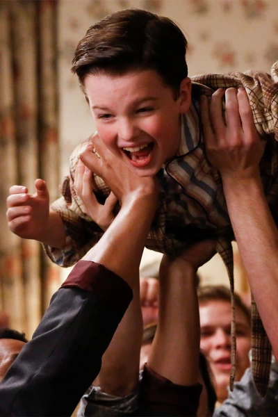 El joven Sheldon. T(T1). El joven Sheldon (T1): Ep.5 Una calculadora solar, un juego de pelota y el pecho de una animadora