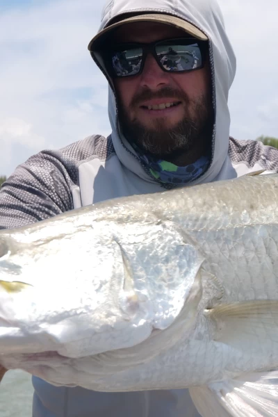 Fish Or Die. Fish Or Die: Peligro en las profundidades