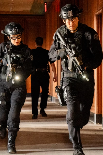 S.W.A.T.: Los Hombres de Harrelson. T(T7). S.W.A.T.:  Los... (T7): Ep.10 Snafu