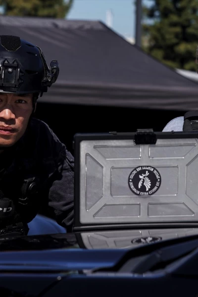 S.W.A.T.: Los Hombres de Harrelson. T(T4). S.W.A.T.: Los... (T4): Ep.16 Encerrados