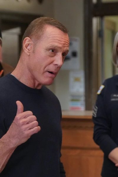 Chicago P.D.. T(T12). Chicago P.D. (T12): Ep.19 Derechos de imagen y publicidad