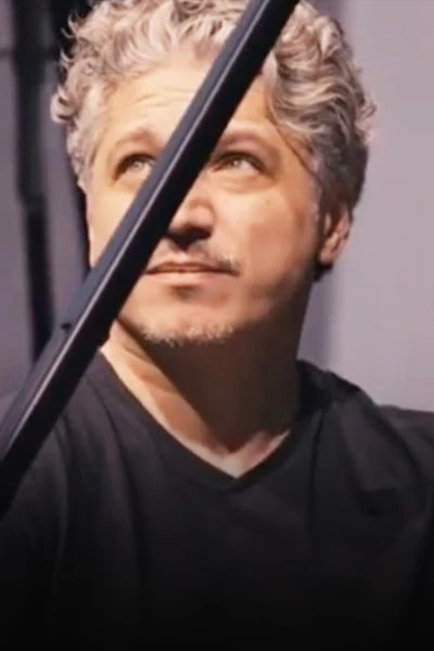 Shahin Novrasli | Fondation Louis Vuitton Paris