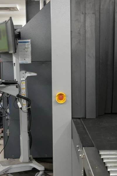 Control de aeropuertos: USA. Control de...: Meta, una madre y malhechores