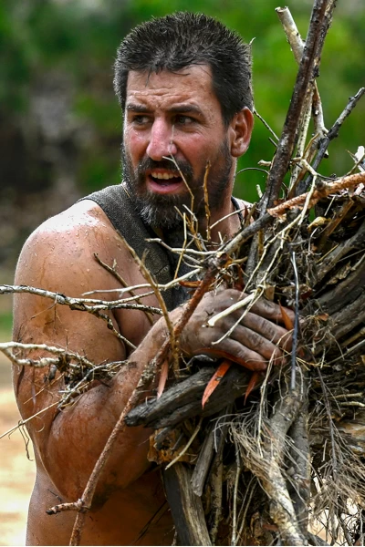 Aventura en pelotas: sólo puede quedar uno. T(T3). Aventura en... (T3): Aportar calor y carne