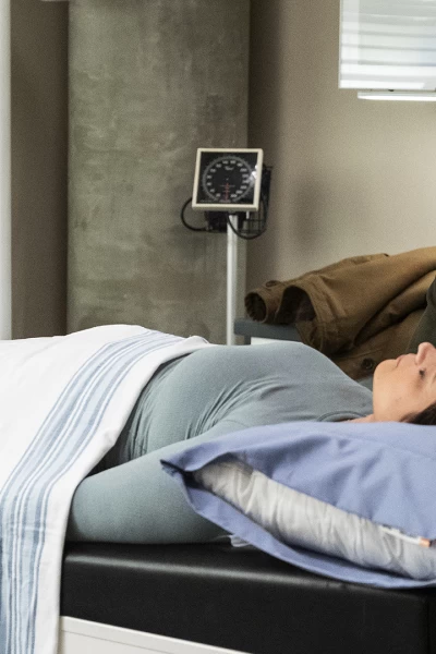 Resident Alien. T(T4). Resident Alien (T4): Ep.9 Visión de túnel